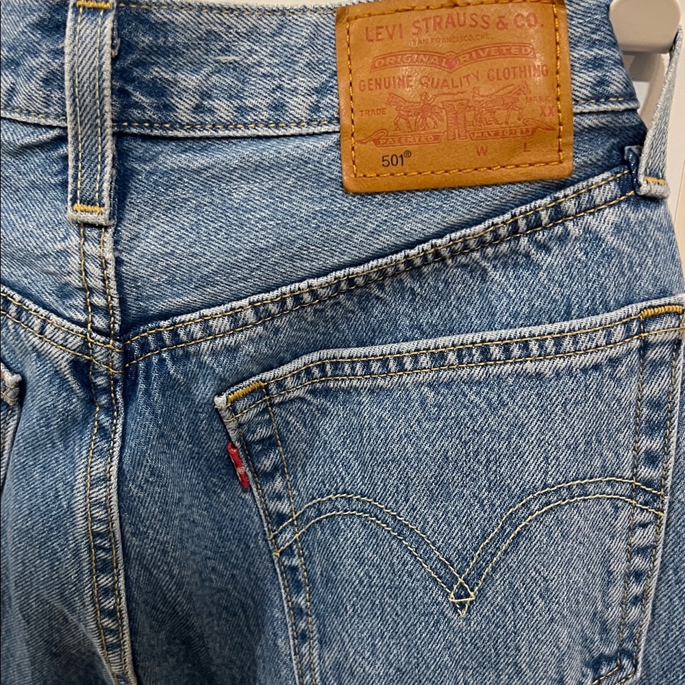 Levi's Straight Leg Blue Denim Jeans - Picture 5 of 5